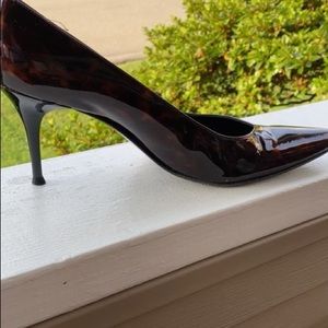Stuart Weitzman designer shoe